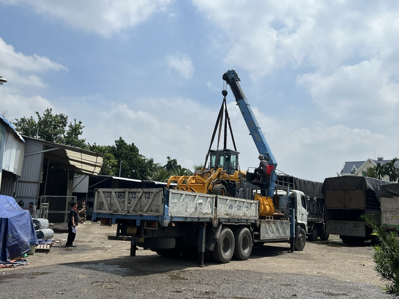 Cho Thuê Xe Cẩu KCN Vĩnh Lộc – Xe Cẩu Công Nghiệp, Container